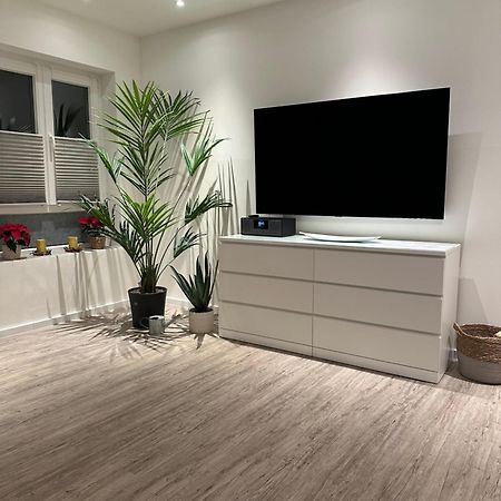 Am Kleinen Muehlenteich - Zentrale Ruhige Lage Mit Parkplatz Und Fahrraedern Apartment Flensburg Bagian luar foto